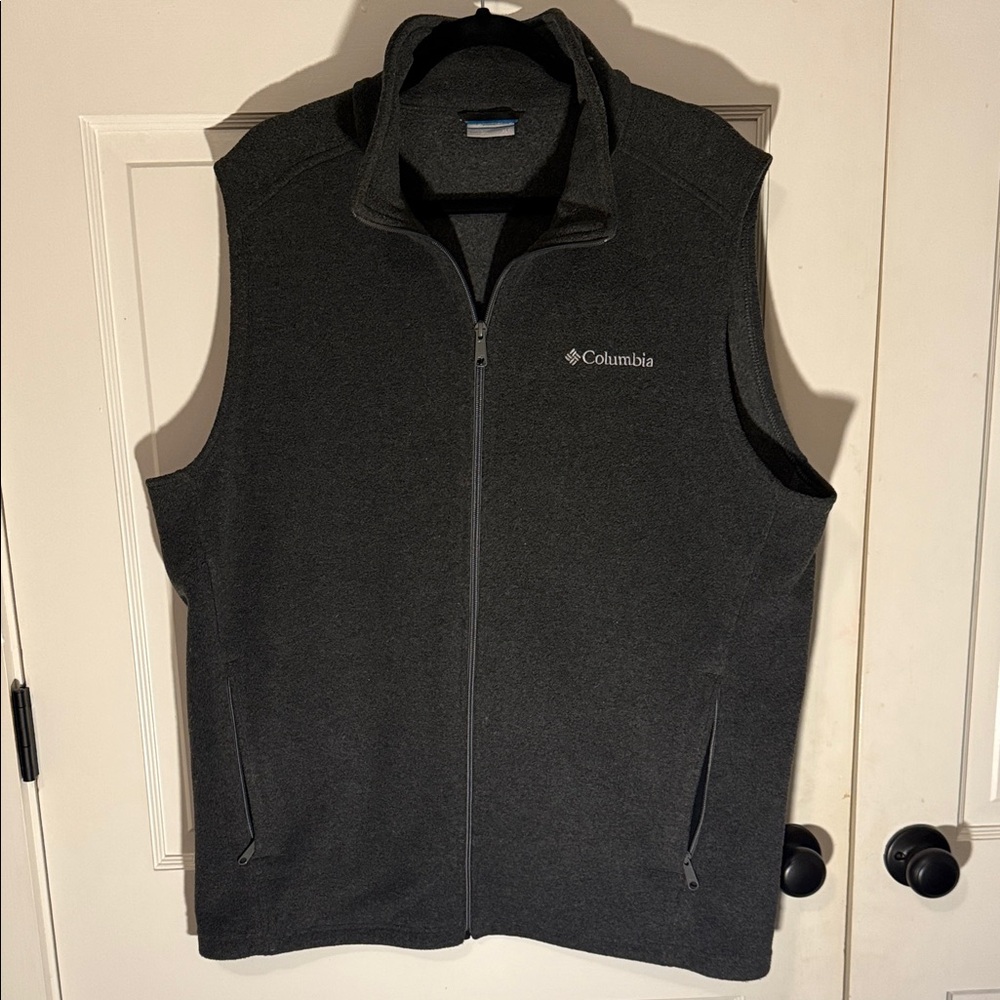 Columbia Charcoal Sleeveless Fleece Vest